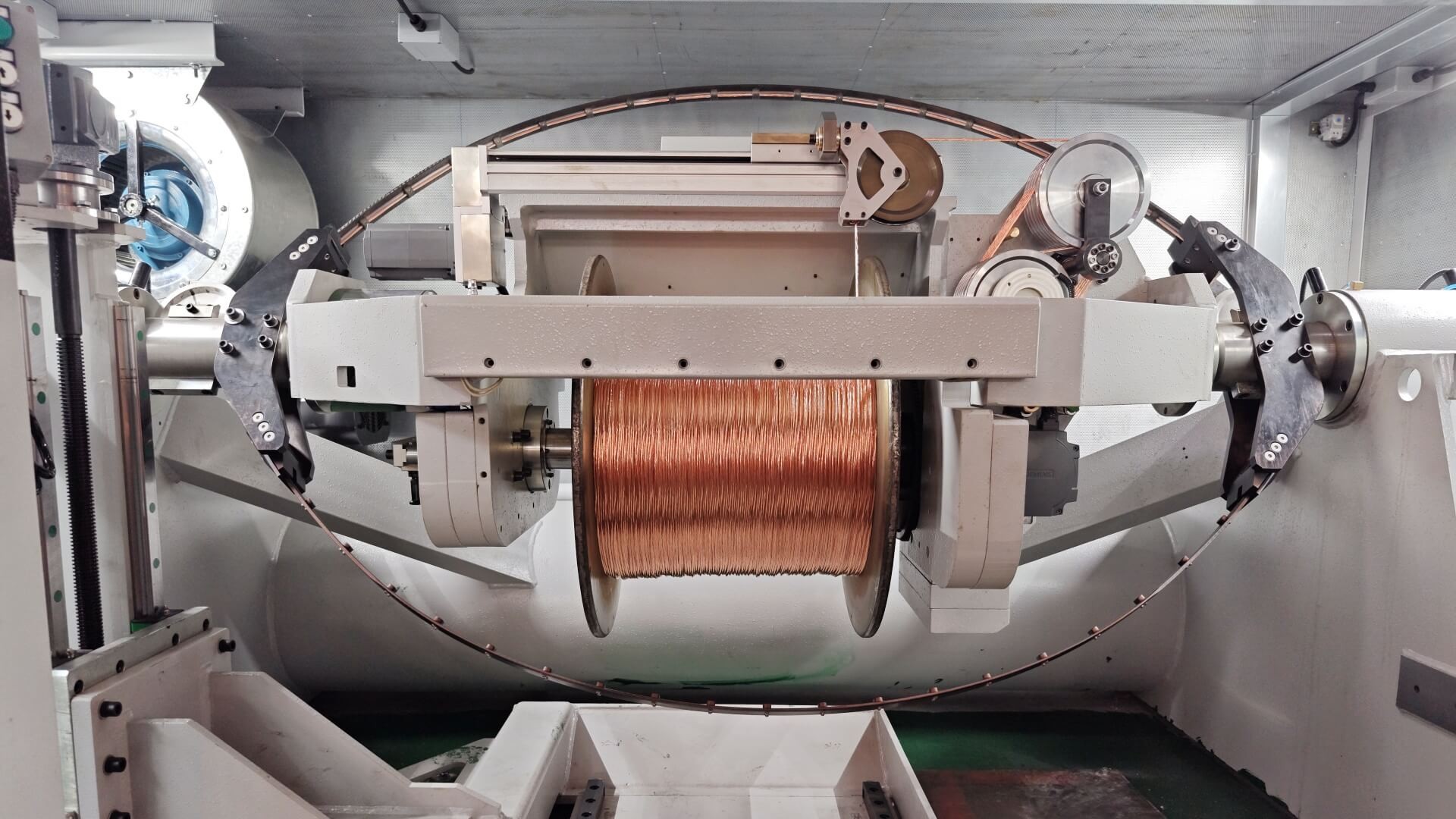 DTE-631/632D 雙節(jié)距束線機(jī)